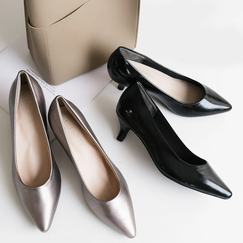 プレーンパンプス