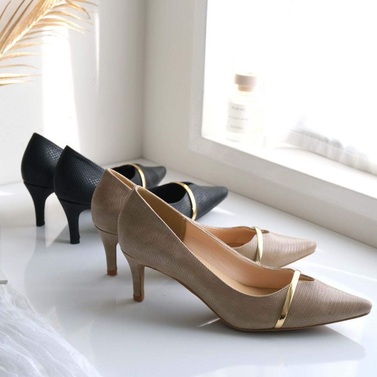 期間限定SALE】メタルラインポインテッドトゥパンプス | 《公式