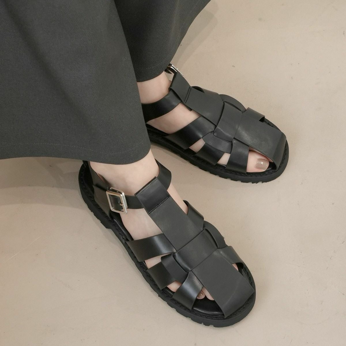 在庫限り!特別価格!】トラックソールグルカサンダル 在庫限り!特別価格!】トラックソールグルカサンダル