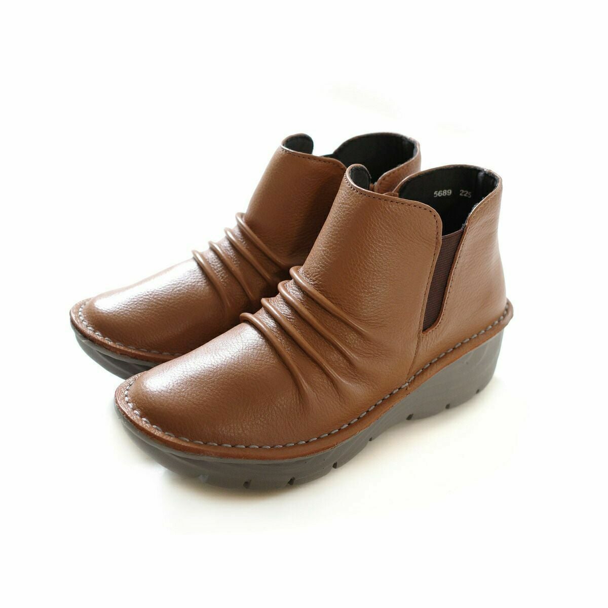 ライトブラウン