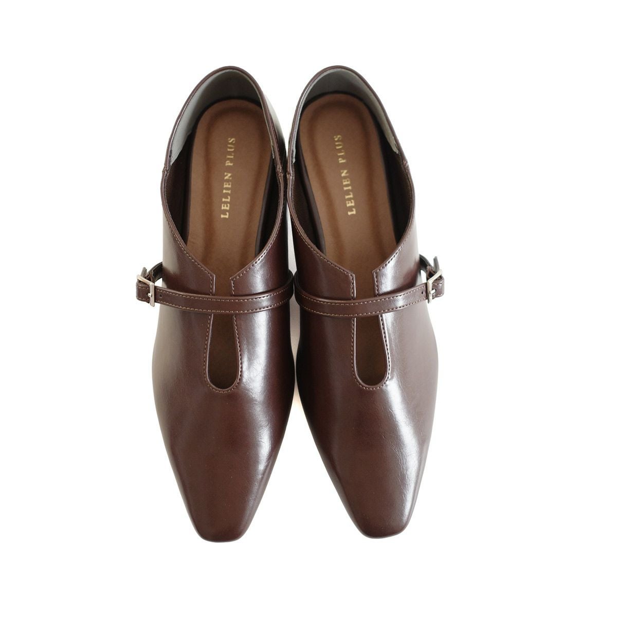 ダークブラウン