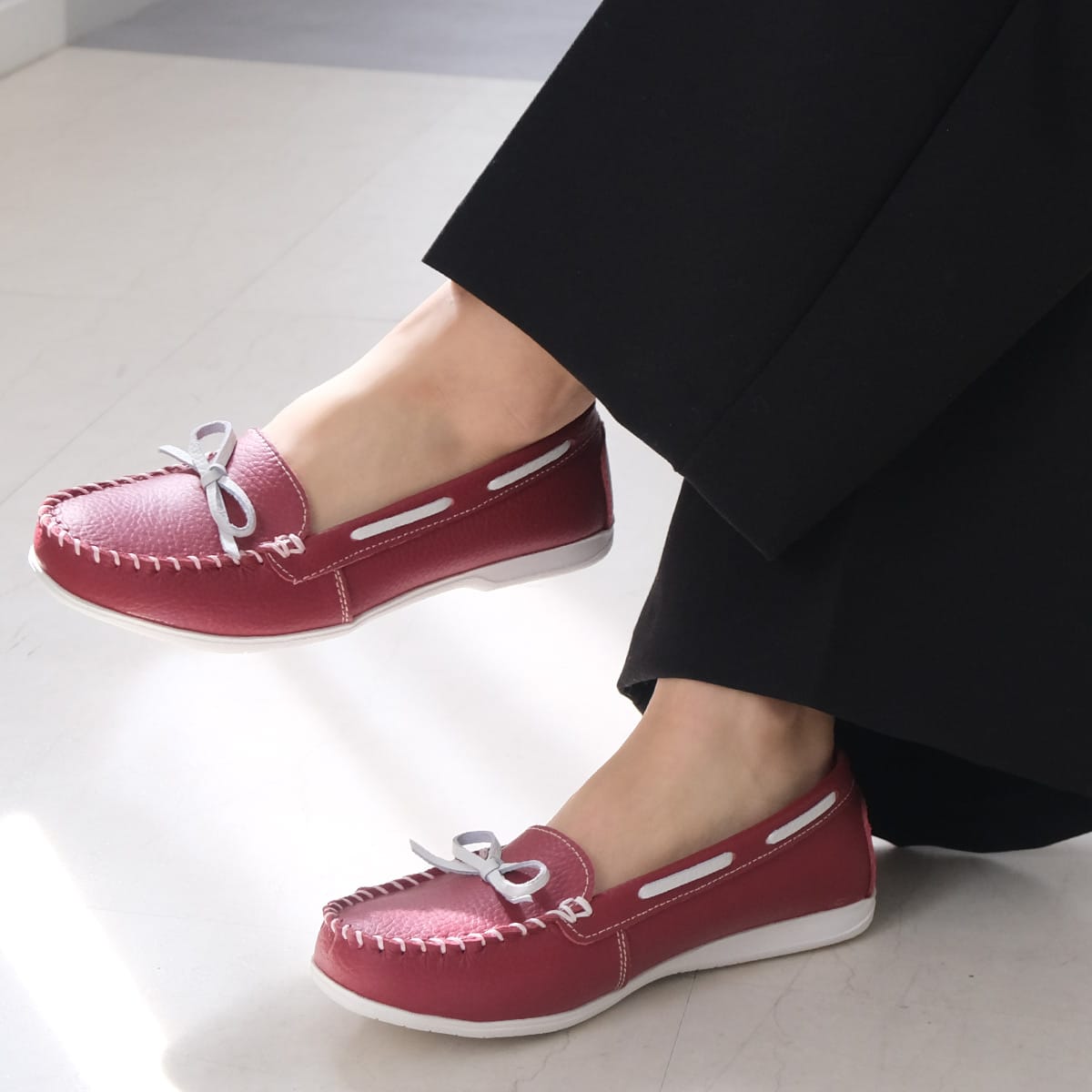 在庫限り！特別価格！】アクションレザーモカシンデッキシューズ