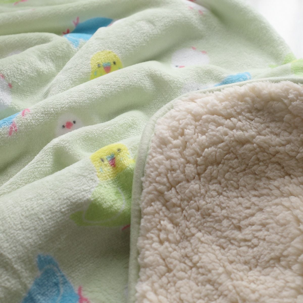 在庫限り！特別価格！】あったか裏ボア付きひざ掛けブランケット毛布