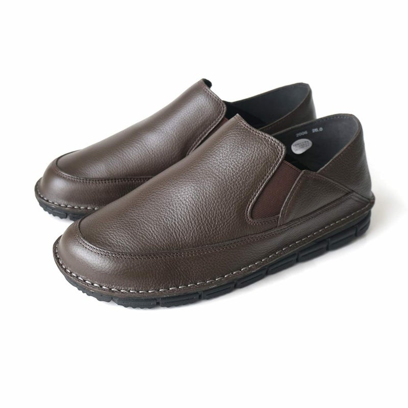 ダークブラウン