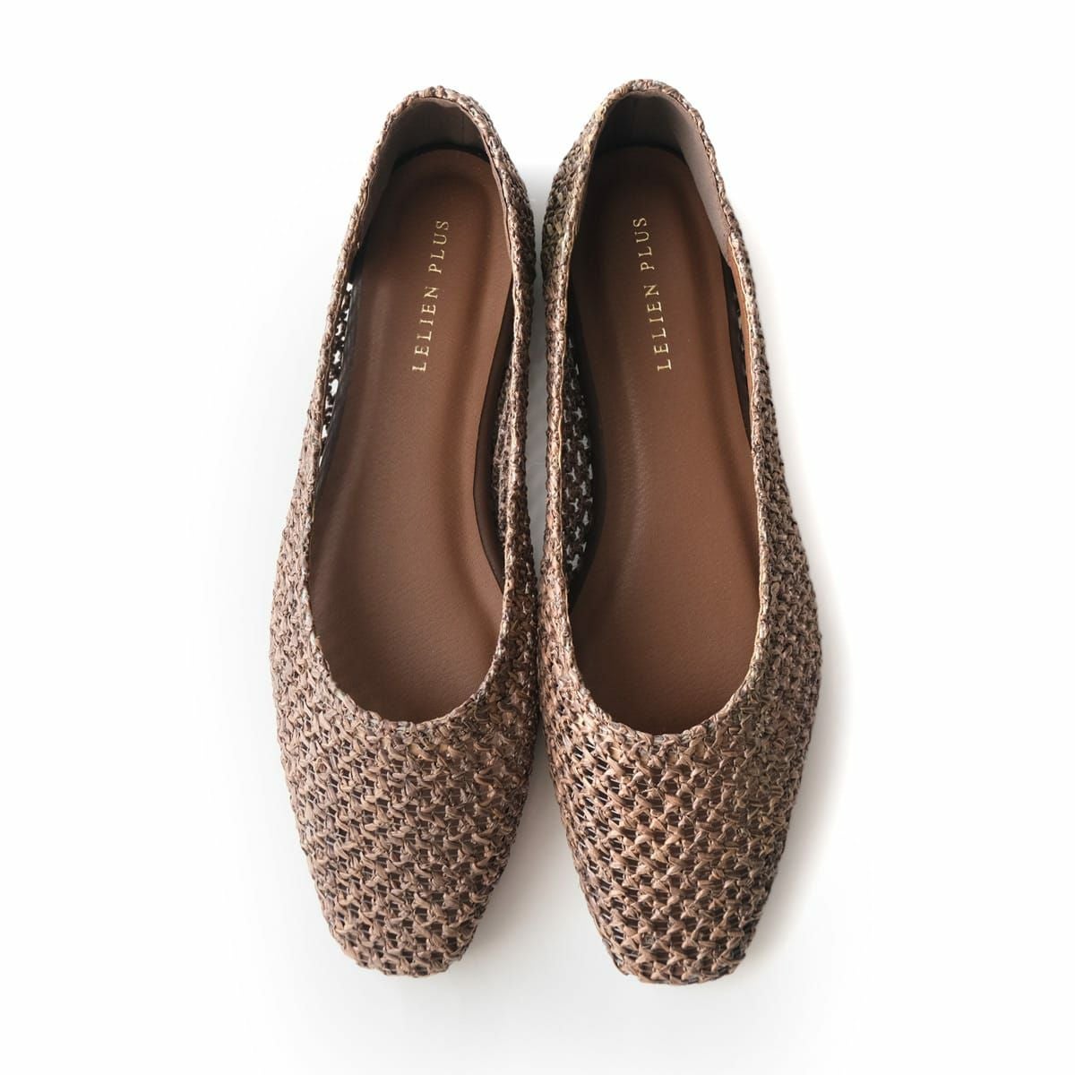 ダークブラウン